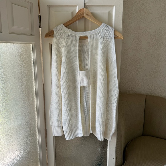 Dex Open Back Sweater - Picture 8 of 8